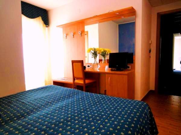 Double Room with Balcony image 1