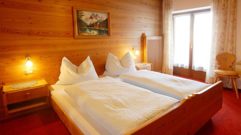 Double Room with Balcony image 2