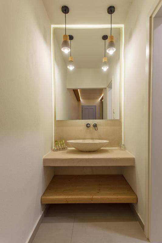 Main Section - Superior Suite with Garden View image 4