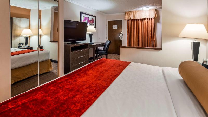 King Room - Non-Smoking image 3