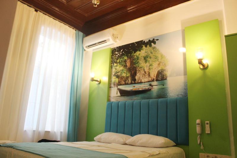 Standard Double Room image 3
