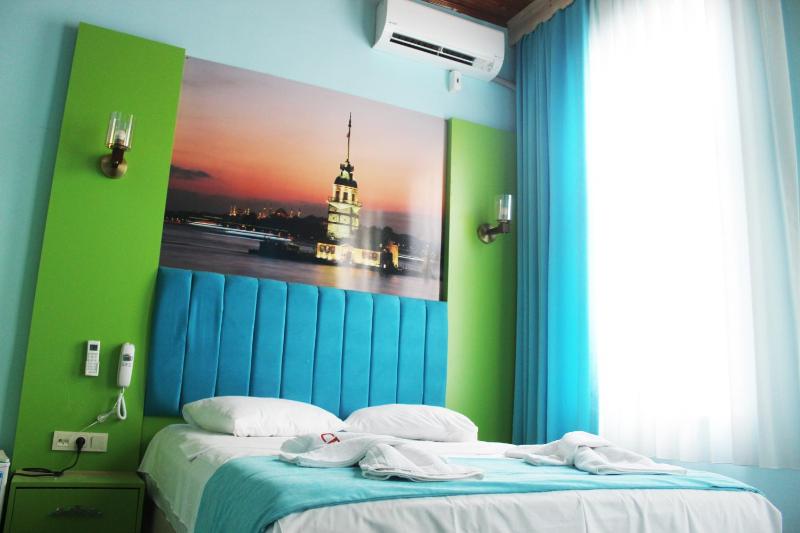 Standard Double Room image 3