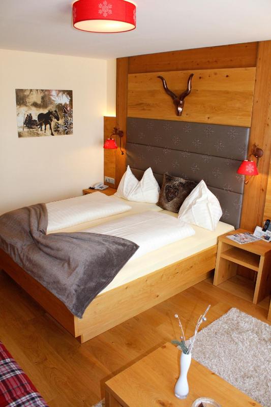 Double Room with Balcony and Mountain View image 1
