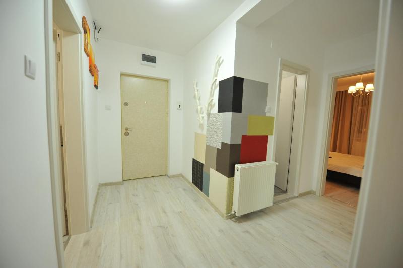 Bella-Isa Apartment Central - image 2