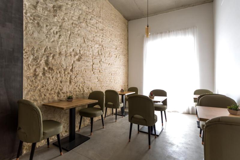 La Puerta de Palacio - Adults Only - image 3