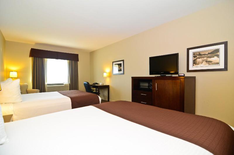 Queen Room with Two Queen Beds - Non-Smoking image 1