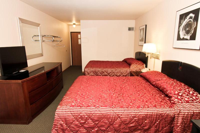 Queen Room with Two Queen Beds image 1