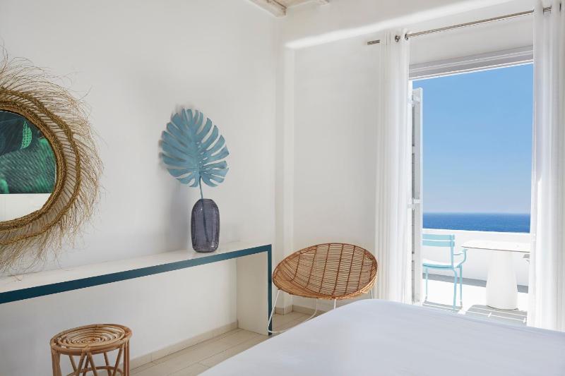 Premium Sea View Room image 4