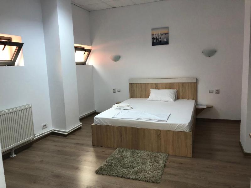Double Room image 2