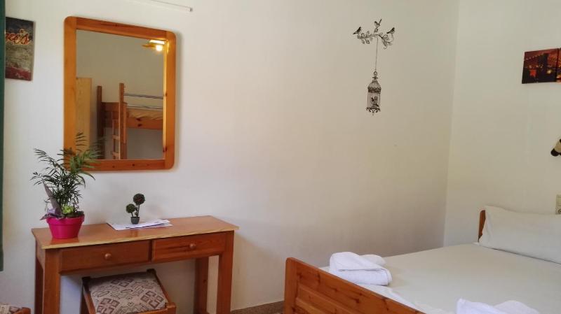 Quadruple Room image 2