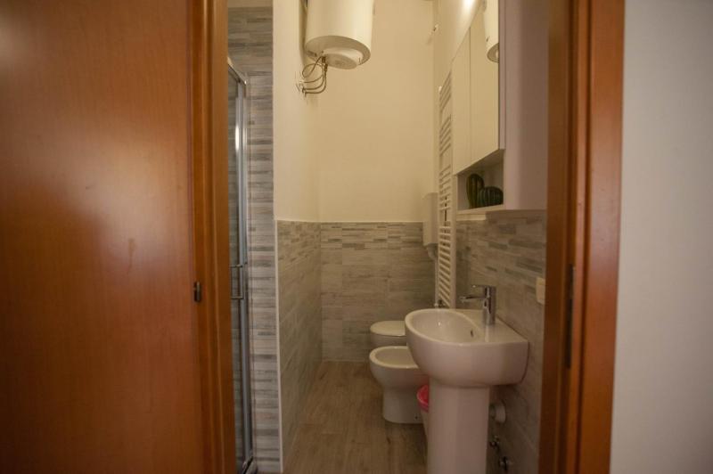 Large Double Room image 3