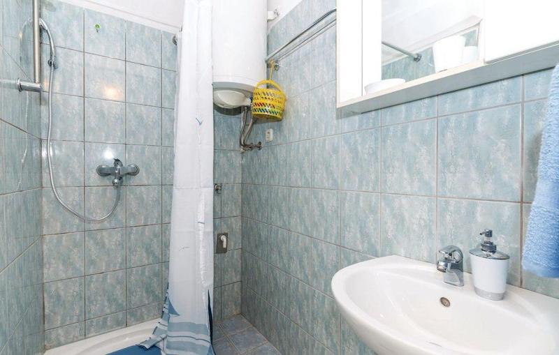 Two-Bedroom Apartment with Terrace and Sea View image 3