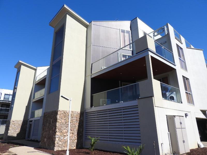 Phillip Island Towers - image 36