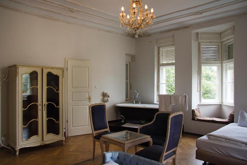 Quadruple Room image 2