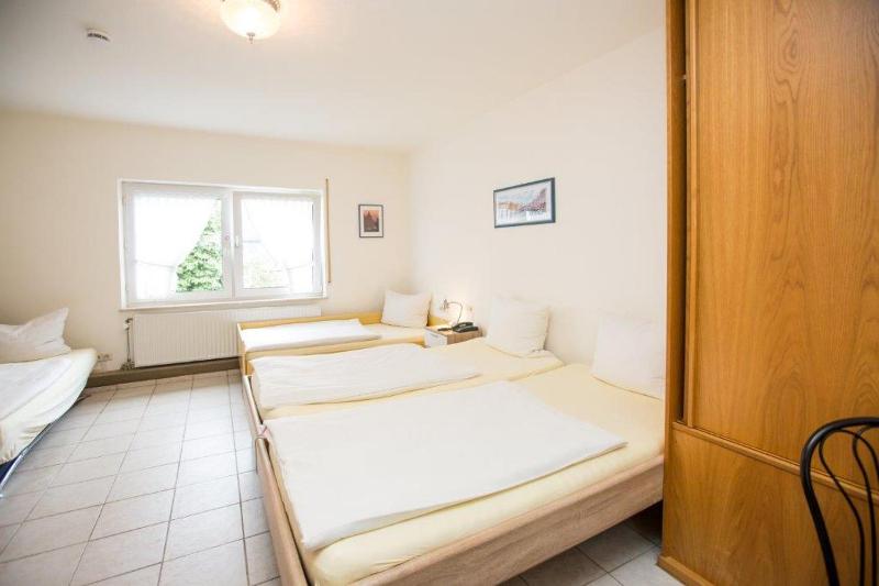 Quadruple Room image 2