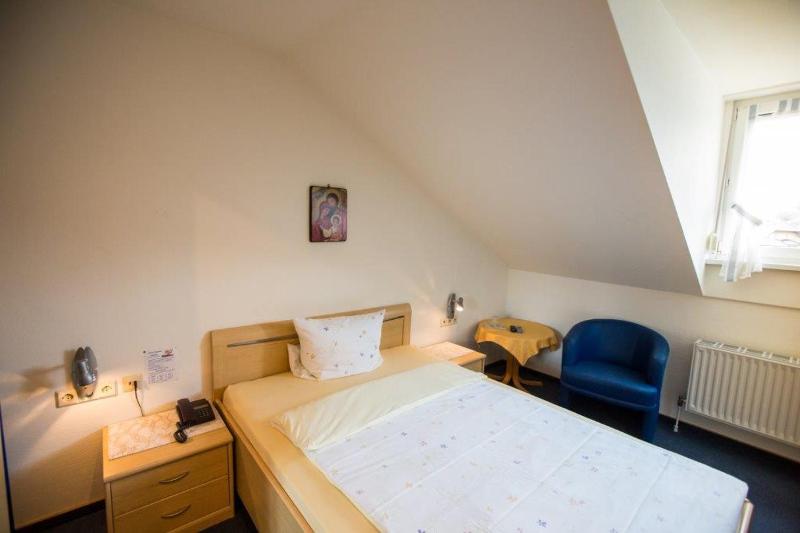 Single Room image 2