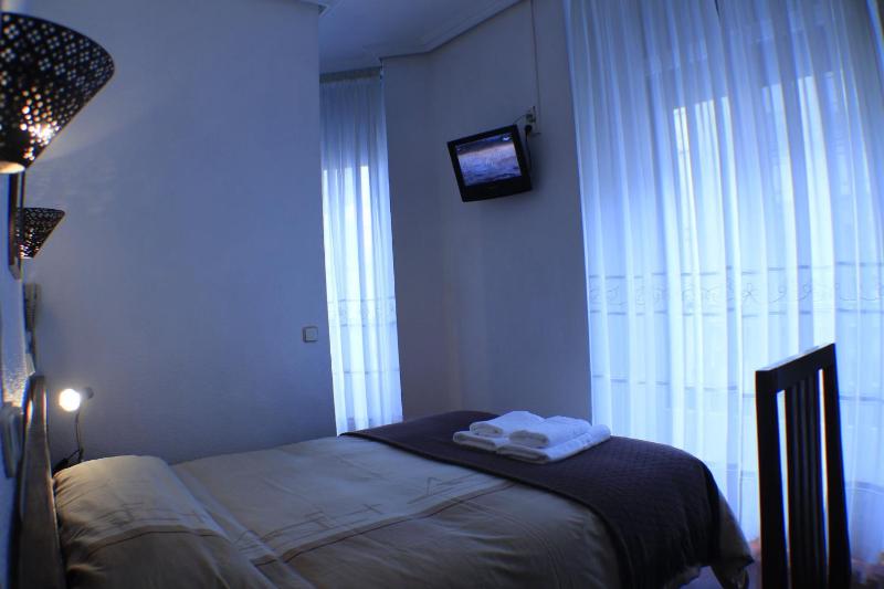 Double Room image 2