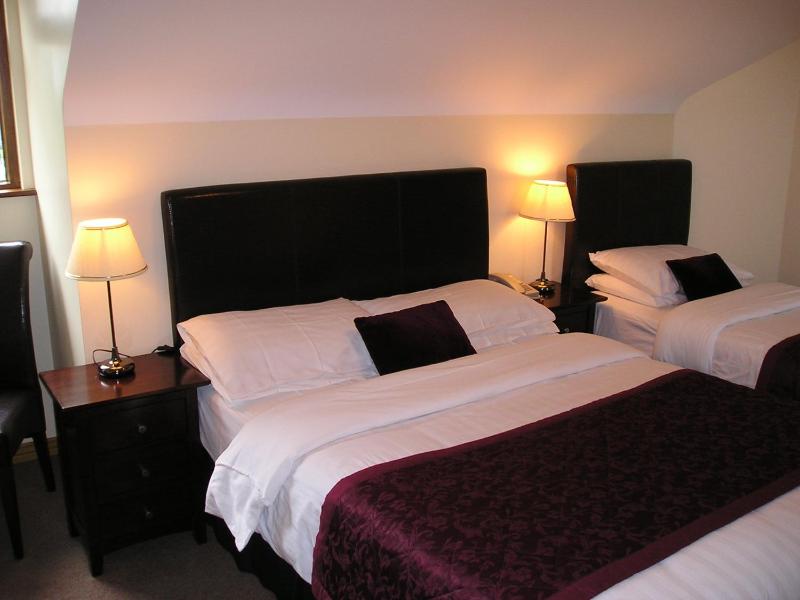 Quadruple Room image 3
