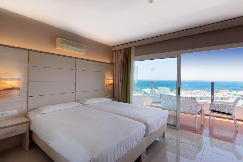 Double Room High Floor image 4