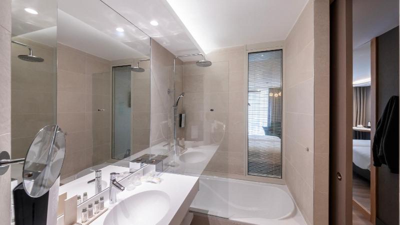 Standard Room image 3