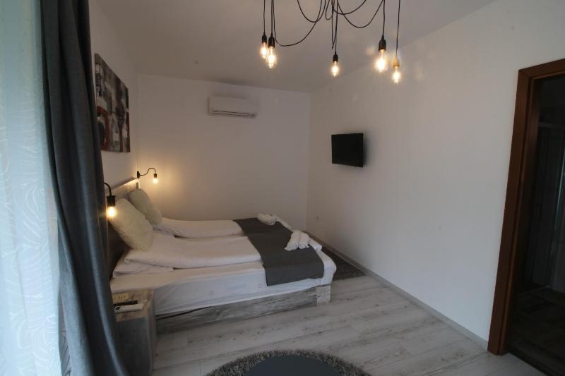 Double Room with Mountain View image 3