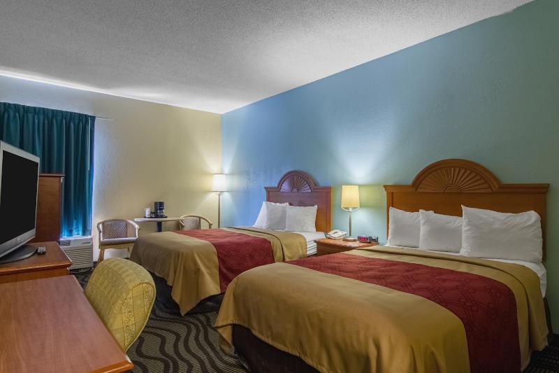 Double Room with Two Double Beds - Non-Smoking image 4