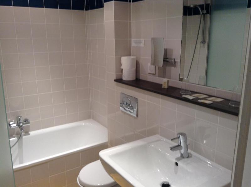 Double or Twin Room image 4