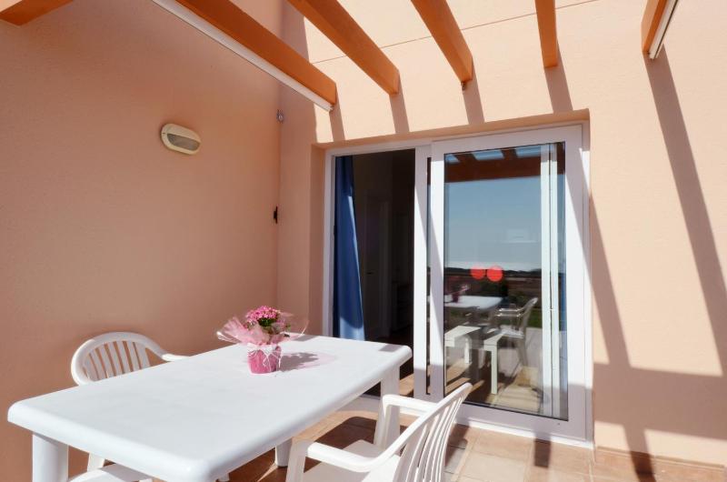 One-Bedroom Apartment image 3