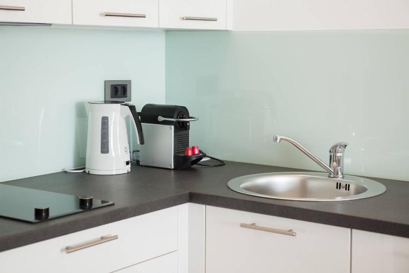 Comfort Two-Bedroom Apartment with Balcony and Sea View image 4