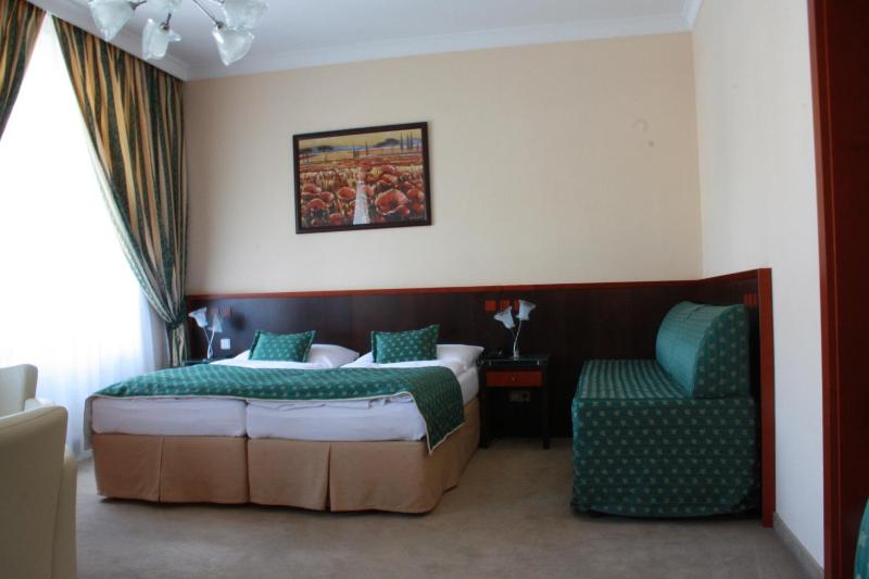 Triple Room image 3
