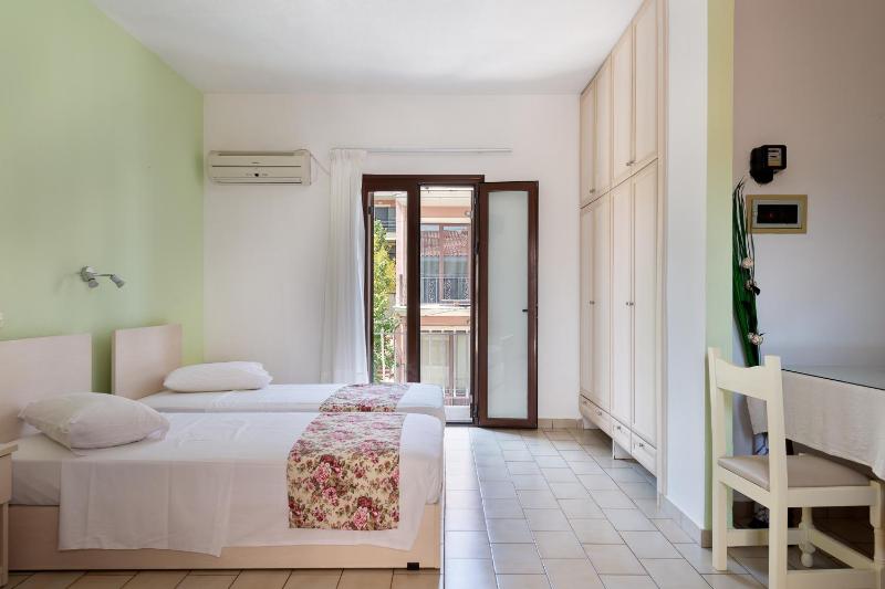 Byron Hotel - image 27