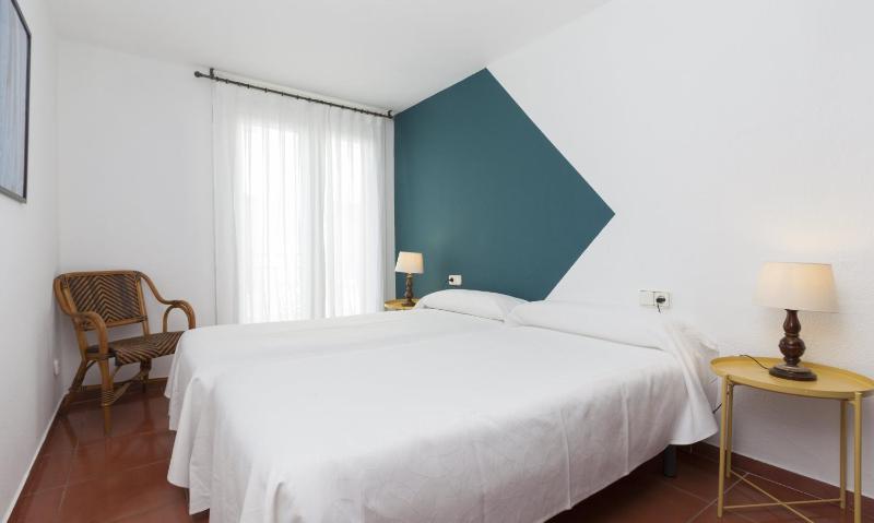 One-Bedroom Apartment (2 - 4 Adults) image 1