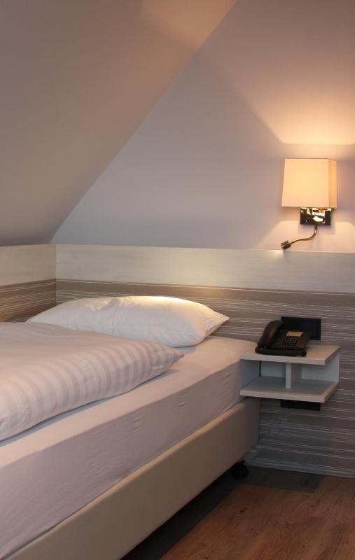 Single Room image 2