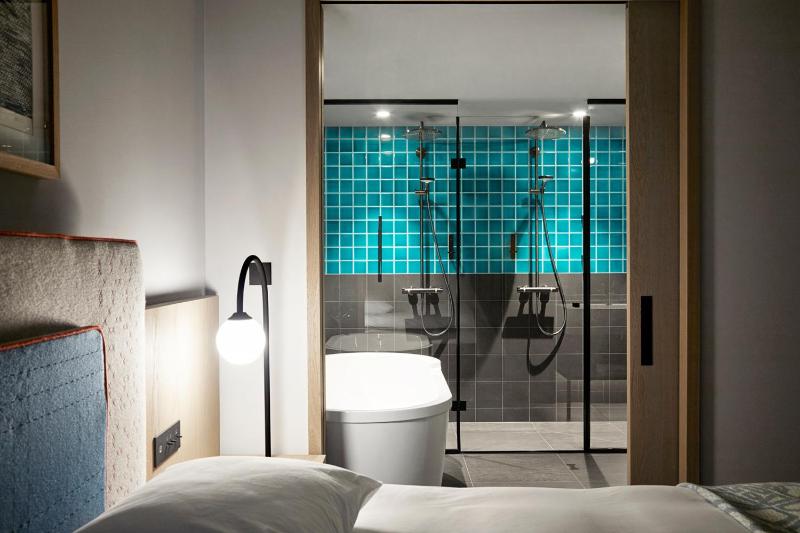 Executive Suite image 4