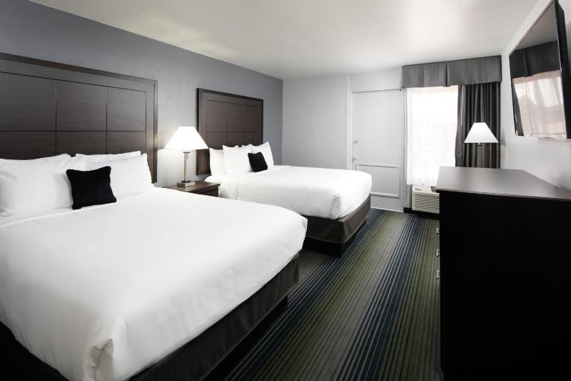 Red Lion Inn and Suites Tucson Downtown - image 6