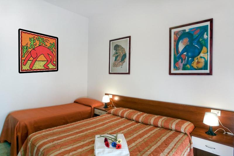 One-Bedroom Apartment (4 Adults) image 3