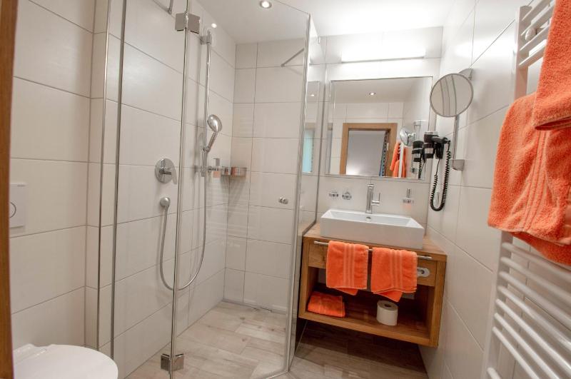 Single Room image 3