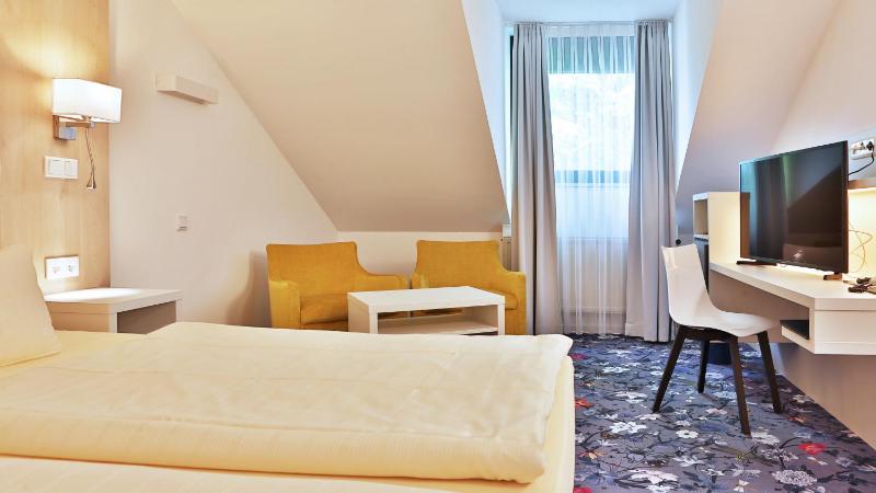 Economy Double Room image 1