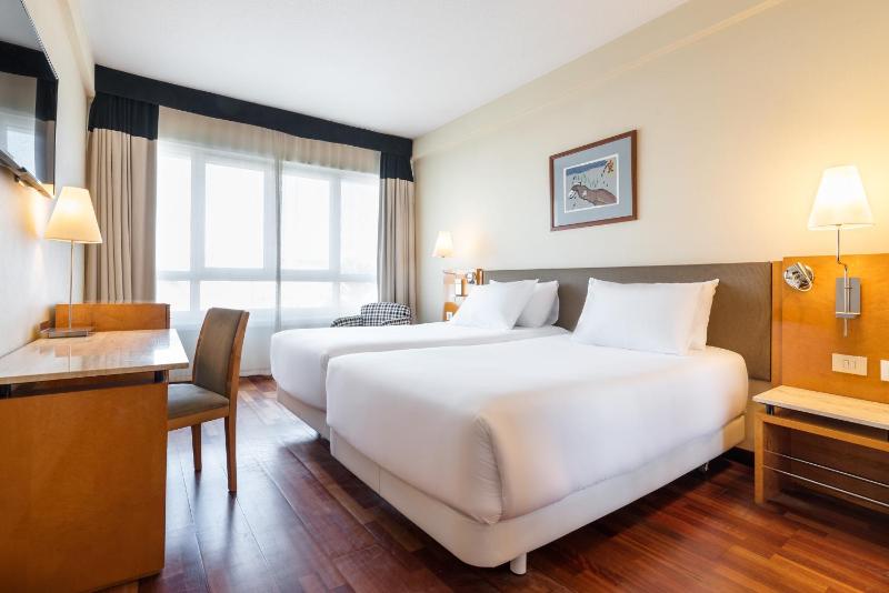 Double Room with Extra Bed image 1
