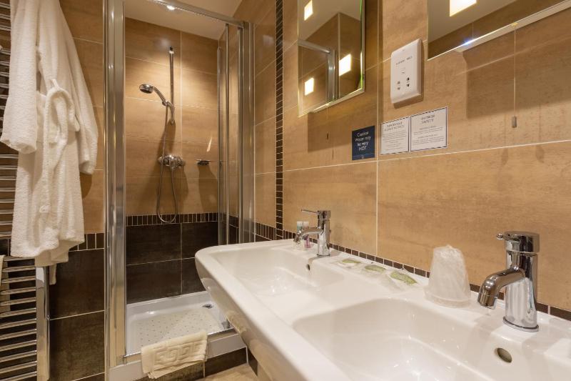 Windermere Park B&B inc Free off-site Health Club - image 2