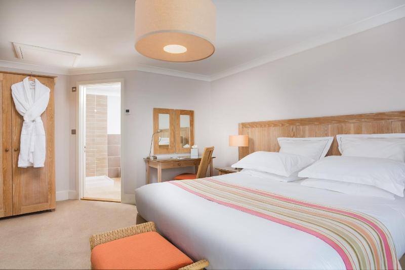 Large Classic Double Room image 2