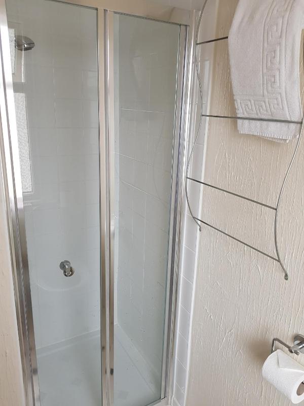 Single Room image 3