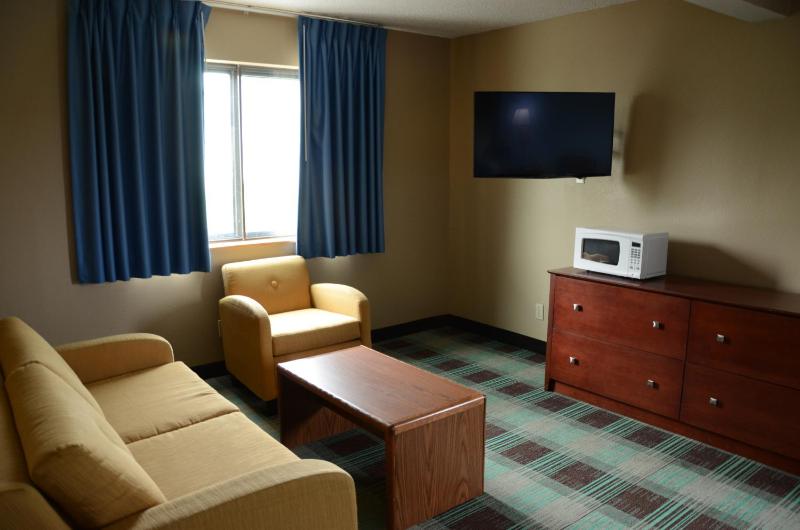 Deluxe King Room - Non-Smoking image 4