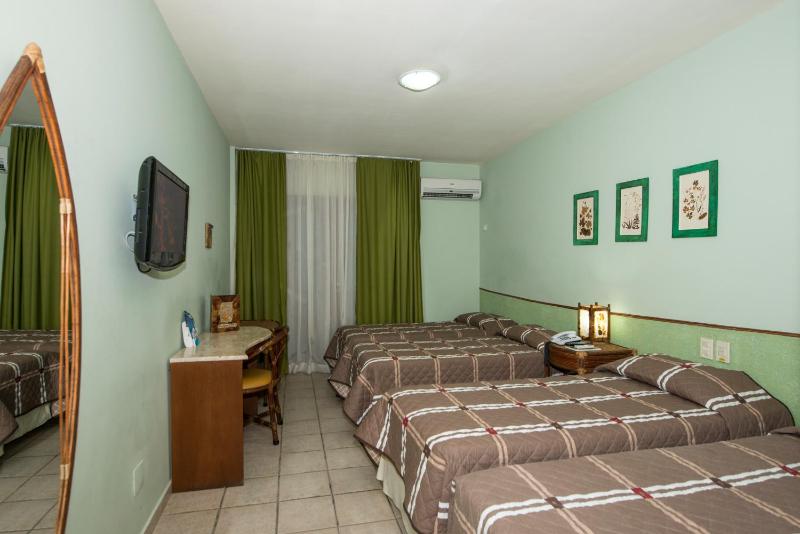Triple Room image 3