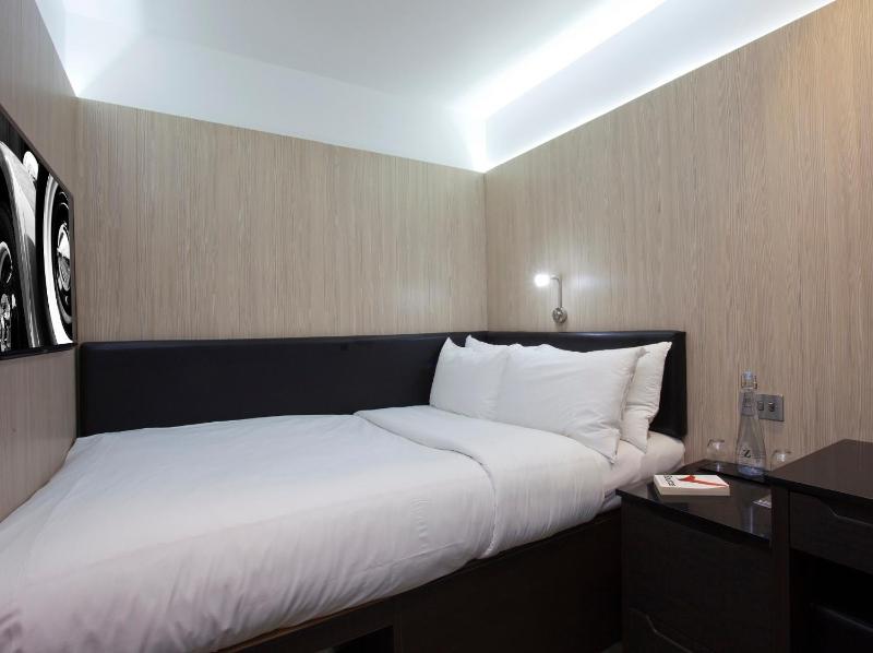 Double Room without Window image 2