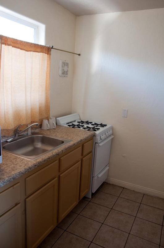 Queen Room with Kitchenette image 2