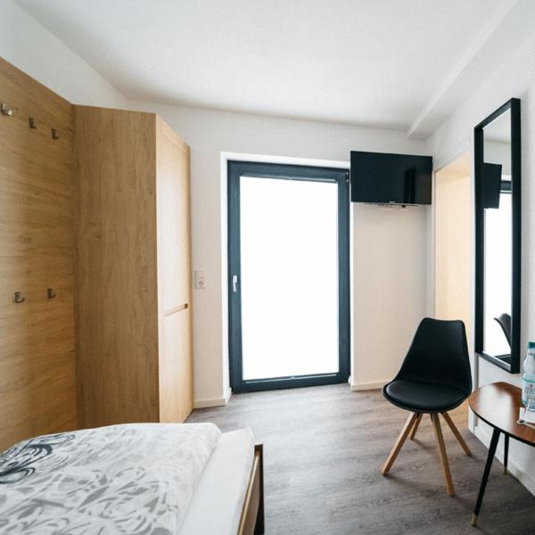 Single Room image 3