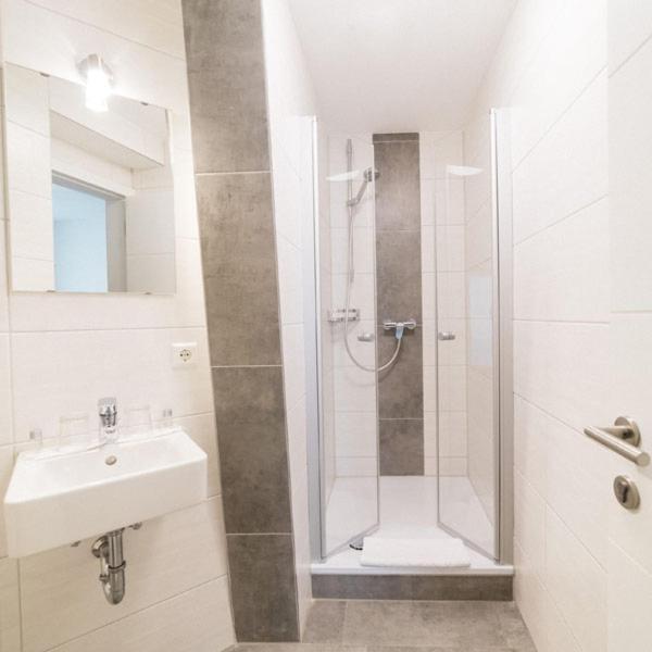Single Room image 2