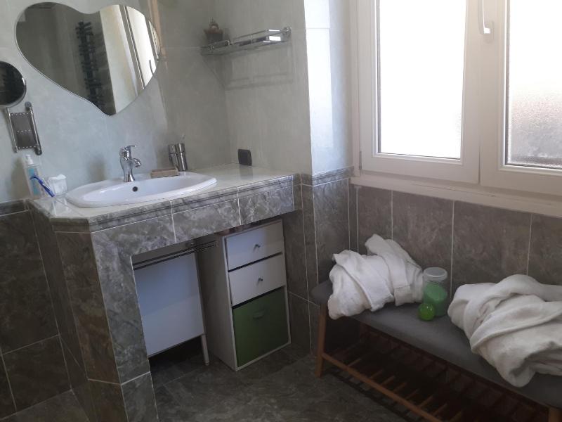 King Room with Spa Bath image 2