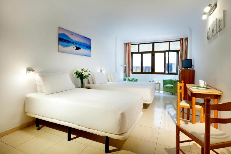  Double Room image 3